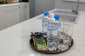 Henry Studio Luxury 2BR SWPool 17th