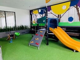 Henry Studio Luxury 2BR SWPool 17th