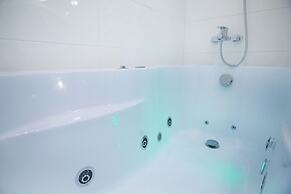 Kvart Apartment Dobryninskaya with sauna