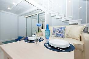 Kvart Apartment Dobryninskaya with sauna