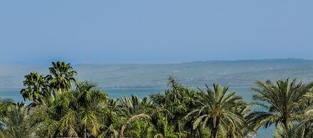 Sea of Galilee 2BR Apt by the Promenade