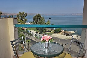 Family Vacation by Kinneret All Comforts