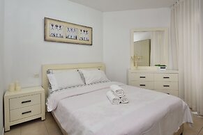 Family Vacation by Kinneret All Comforts