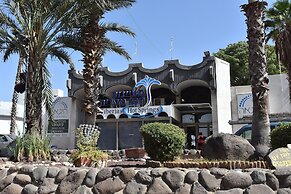 Family Vacation by Kinneret All Comforts