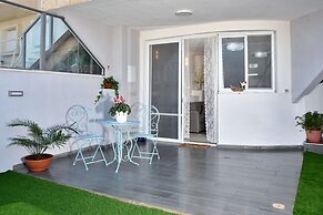 Luxury Suite with Jaccuzzi & Pool