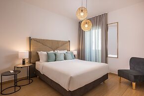 Trianon Luxury Apartments & Suites