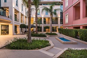 Trianon Luxury Apartments & Suites