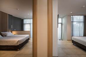 Trianon Luxury Apartments & Suites