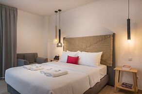 Trianon Luxury Apartments & Suites