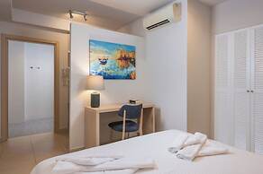 Trianon Luxury Apartments & Suites