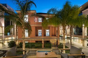 Trianon Luxury Apartments & Suites