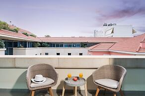 Trianon Luxury Apartments & Suites