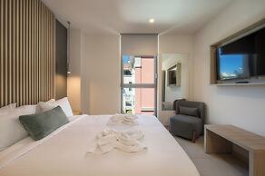 Trianon Luxury Apartments & Suites