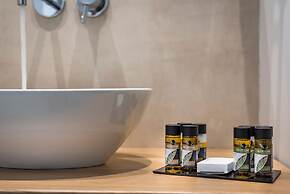 Trianon Luxury Apartments & Suites