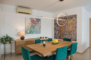 Trianon Luxury Apartments & Suites