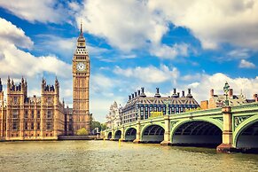 Grand Apartments Fulham Palace