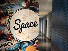 Space Hotel