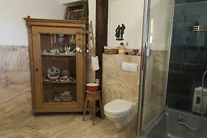 Raven's Bed and Breakfast