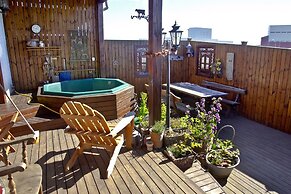 Raven's Bed and Breakfast