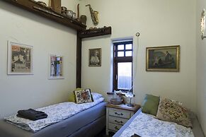 Raven's Bed and Breakfast