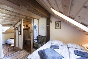 Raven's Bed and Breakfast