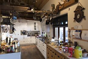 Raven's Bed and Breakfast