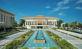 Sheraton Grand Danang Resort & Convention Center