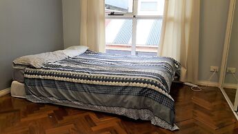 Abbotsford Private Rooms & Pods @ 15 Charles Homestay