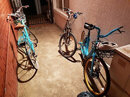 Abbotsford Private Rooms & Pods @ 15 Charles Homestay