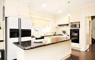 Abbotsford Private Rooms & Pods @ 15 Charles Homestay