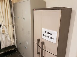 Abbotsford Private Rooms & Pods @ 15 Charles Homestay