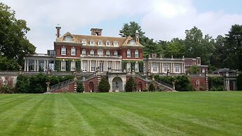 Artisan Suites New York JFK Airport