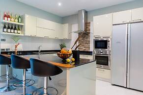 Moin Lakeside Pool Villa ChiangMai