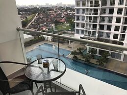 JB Staycation next to Paradigm Mall JB