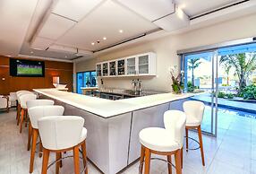 Harbor Club St. Lucia, Curio Collection by Hilton