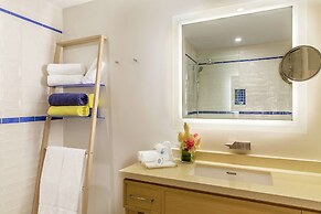 Harbor Club St. Lucia, Curio Collection by Hilton