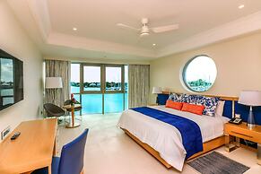 Harbor Club St. Lucia, Curio Collection by Hilton