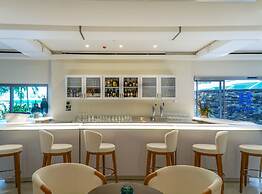 Harbor Club St. Lucia, Curio Collection by Hilton
