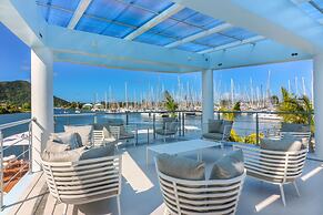 Harbor Club St. Lucia, Curio Collection by Hilton