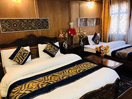 Lake Victoria Houseboat