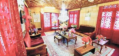 Lake Victoria Houseboat