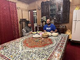 Lake Victoria Houseboat