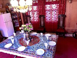 Lake Victoria Houseboat