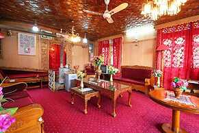 Lake Victoria Houseboat