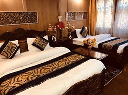 Lake Victoria Houseboat