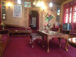 Lake Victoria Houseboat