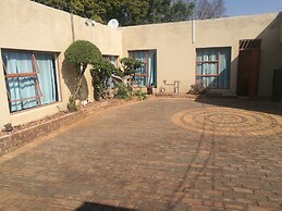 Naisar Holiday Home & Cottage Primrose