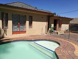 Naisar Holiday Home & Cottage Primrose