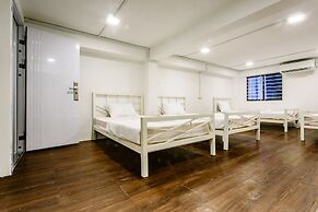 Lebou Boutique Hostel