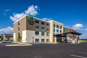 Holiday Inn Express & Suites Reedsville - State Coll Area by IHG